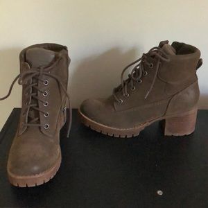 CROWN VINTAGE heeled boots